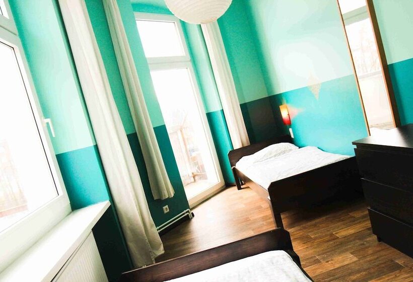 اتاق استاندارد با سرویس بهداشتی مشترک, Sunflower Hostel Berlin