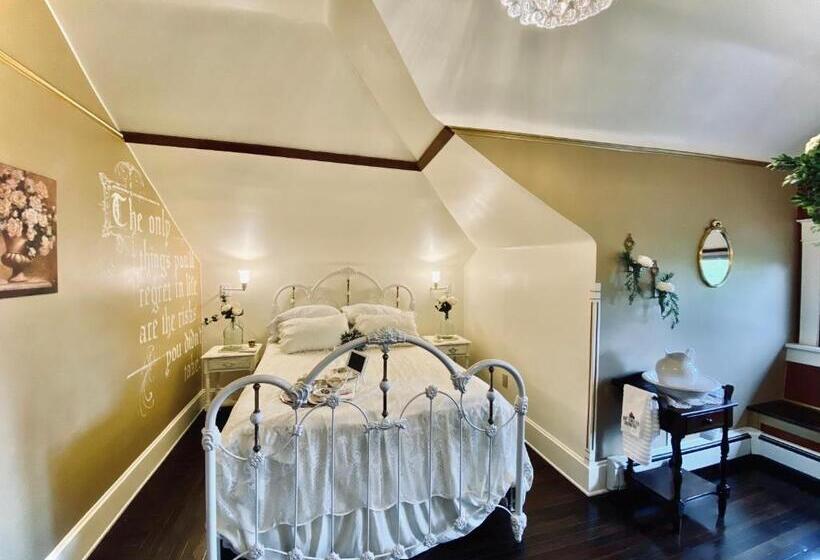 سوئیت با وان آب گرم, The Abriendo Inn