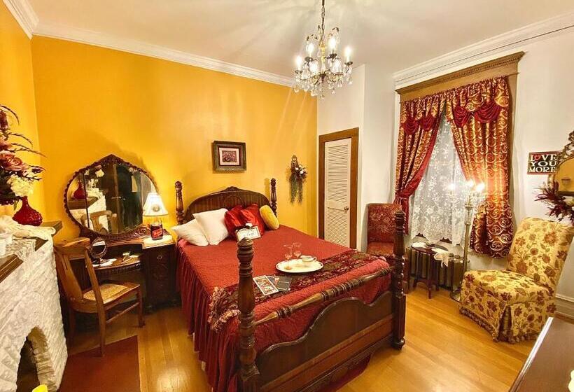 سوئیت 2 خوابه, The Abriendo Inn