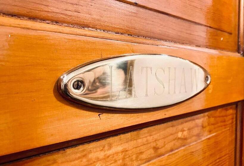 سوئیت با وان آب گرم, The Abriendo Inn