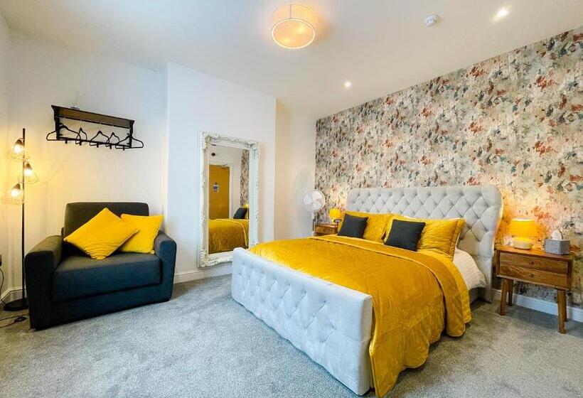 اتاق لوکس با تخت بزرگ, 46 Ashfield Rd, Altrincham