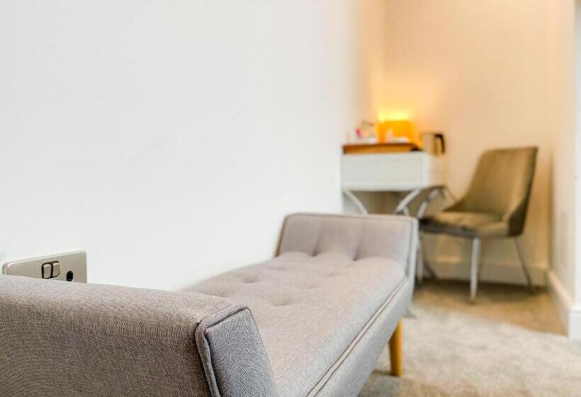 اتاق استاندارد, 46 Ashfield Rd, Altrincham