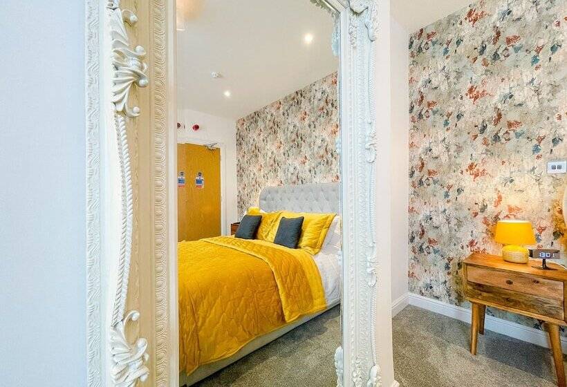 اتاق لوکس با تخت بزرگ, 46 Ashfield Rd, Altrincham