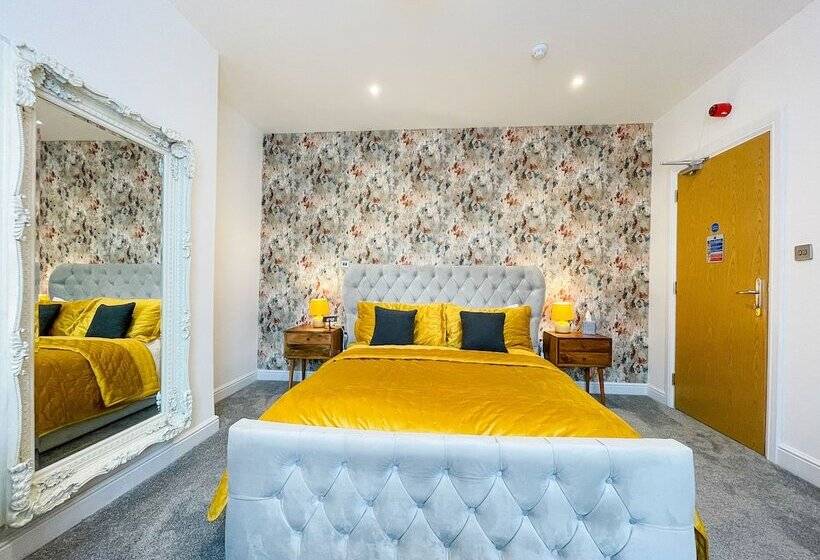 اتاق لوکس با تخت بزرگ, 46 Ashfield Rd, Altrincham