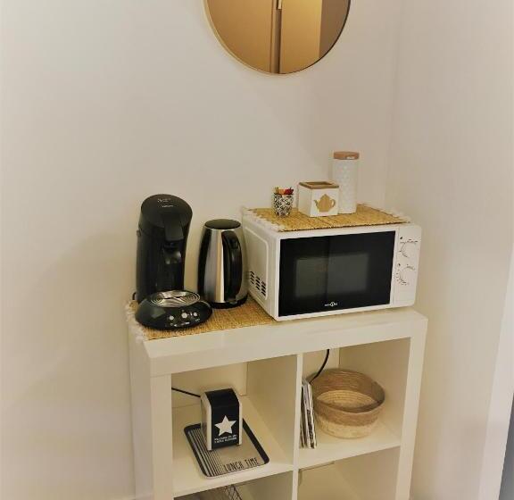 اتاق استاندارد با تخت بزرگ, Studiocaroline44, Entre La Ville Et La Mer, Parking, Wifi, Terrasse Privé, Cuisine, Moins De 15min A