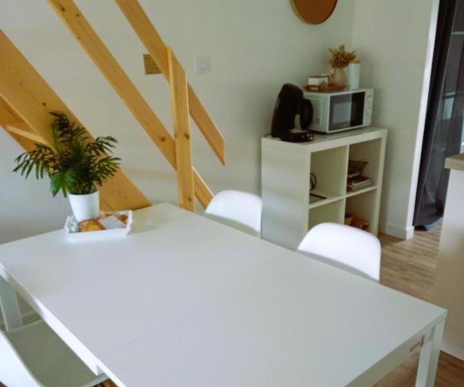 اتاق استاندارد با تخت بزرگ, Studiocaroline44, 2 Studios Entre La Ville Et La Mer, Parking, Cuisine, Moins De 15min De L Aéroport