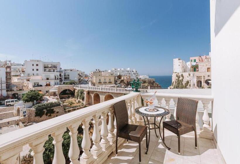 اتاق استاندارد چهارنفره با بالکن, Lamare Cucina E Dimore