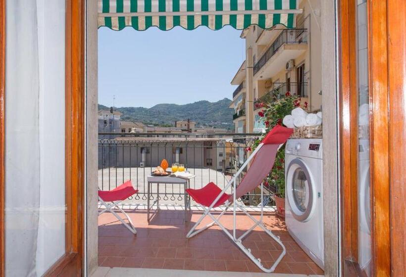 استودیو استاندارد با بالکن, Estate4home   Sofia Flora