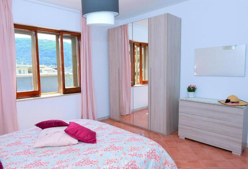 سوییت خانوادگی, Estate4home   Sofia Flora