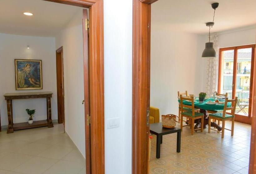 سوییت خانوادگی, Estate4home   Sofia Flora