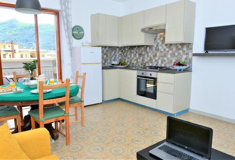 سوییت خانوادگی, Estate4home   Sofia Flora