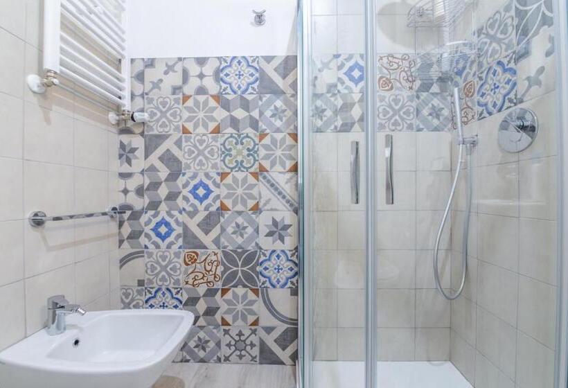 اتاق استاندارد یک نفره, Residenza Borgo Guazzo
