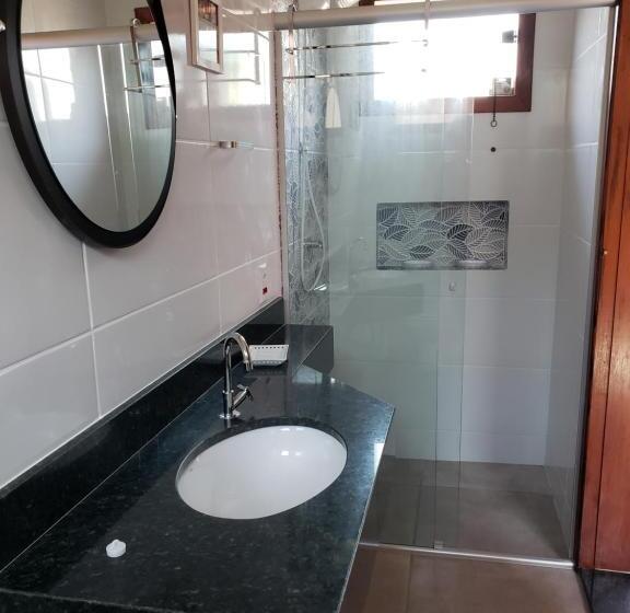 اتاق لوکس, Suítes Verano Ubatuba   Bairro Itaguá   Com Piscina
