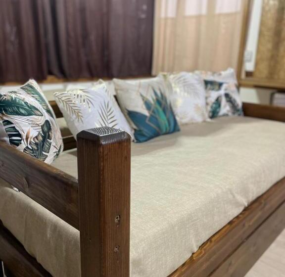 اتاق لوکس, Sweet Home
