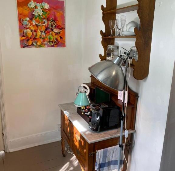 اتاق استاندارد با تخت بزرگ, Art House B & B