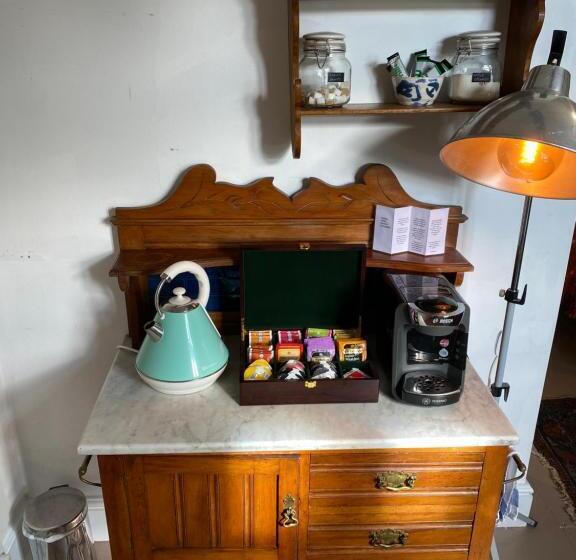 اتاق استاندارد با تخت بزرگ, Art House B & B