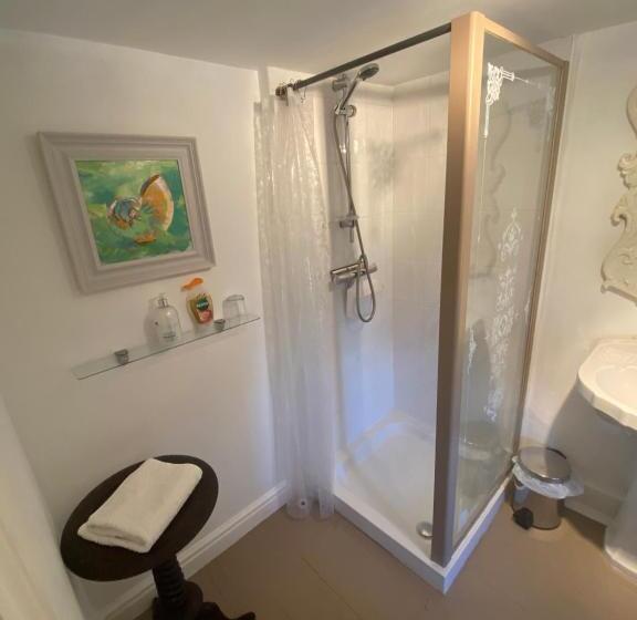 اتاق استاندارد با چشم‌انداز باغ, Art House B & B