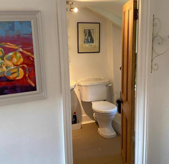اتاق استاندارد با چشم‌انداز باغ, Art House B & B