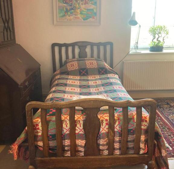 اتاق استاندارد, Art House B & B