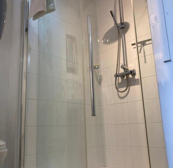 اتاق استاندارد با تخت بزرگ, Art House B & B