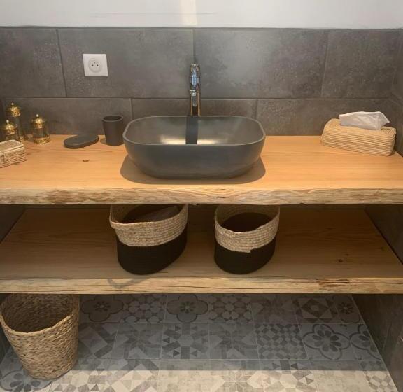 اتاق استاندارد با چشم‌انداز باغ, Le Cabanon De Val