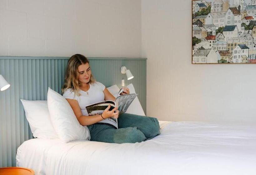 اتاق استاندارد, Shaen Street Motel