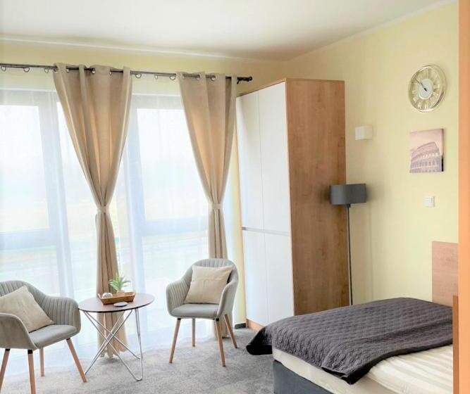 استودیوی استاندارد, Likedaheim Apartments