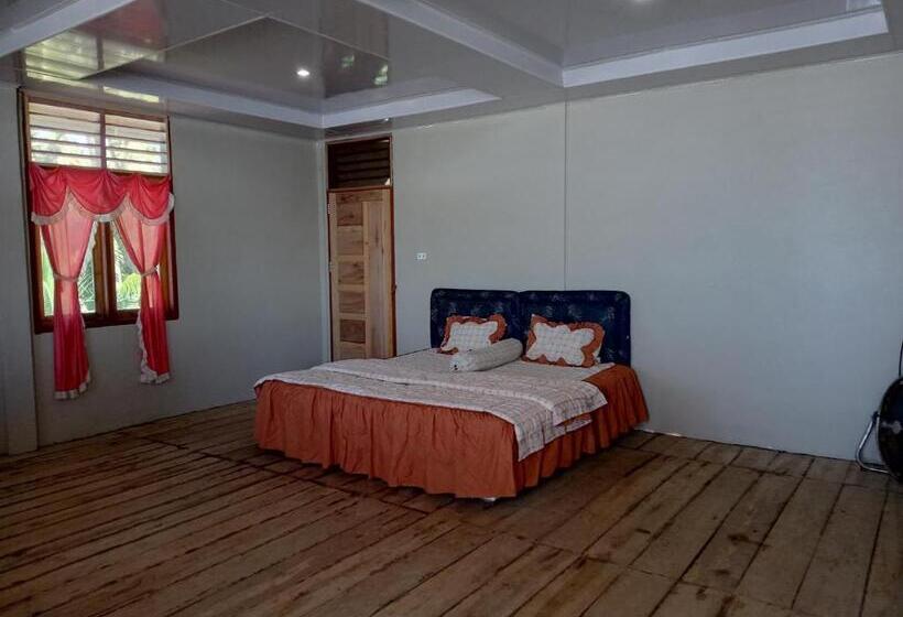 اتاق خانوادگی با چشم‌انداز دریا, Yohanes Guest House Sorake Surf Nias
