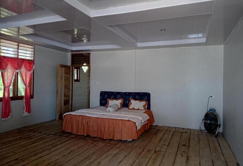 اتاق خانوادگی با چشم‌انداز دریا, Yohanes Guest House Sorake Surf Nias