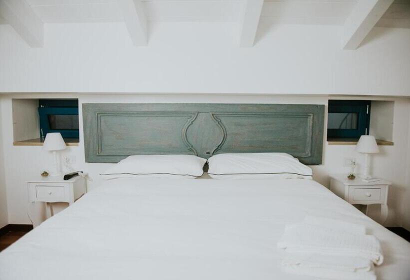 اتاق خانوادگی, Zia Marietta Guest House