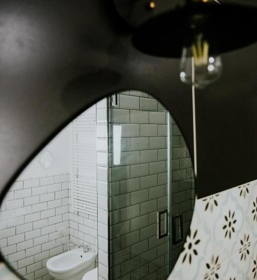 اتاق خانوادگی, Zia Marietta Guest House