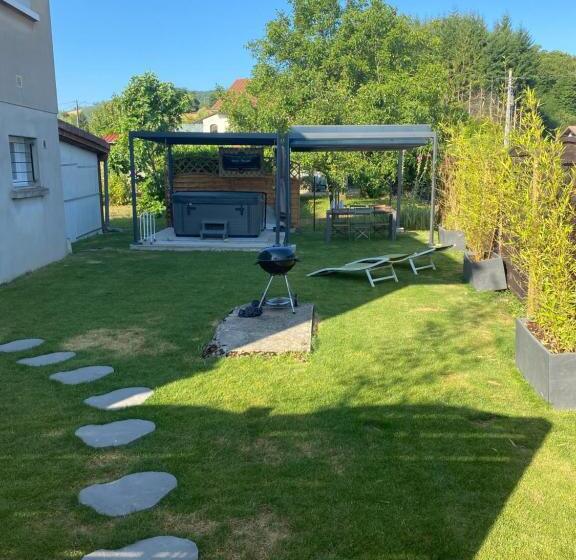 آپارتمان 1 خوابه همکف, L Entre 2 Lyon Grenoble   Villa Avec Jacuzzi
