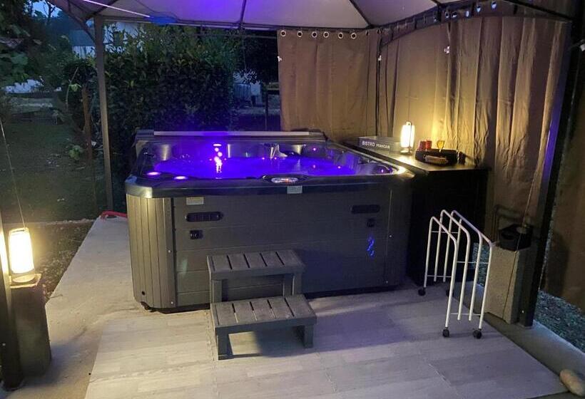 آپارتمان 1 خوابه همکف, L Entre 2 Lyon Grenoble   Villa Avec Jacuzzi