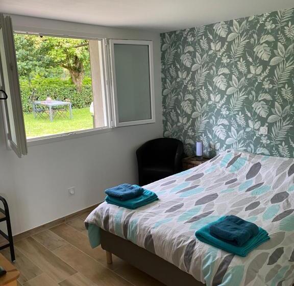آپارتمان 1 خوابه همکف, L Entre 2 Lyon Grenoble   Villa Avec Jacuzzi