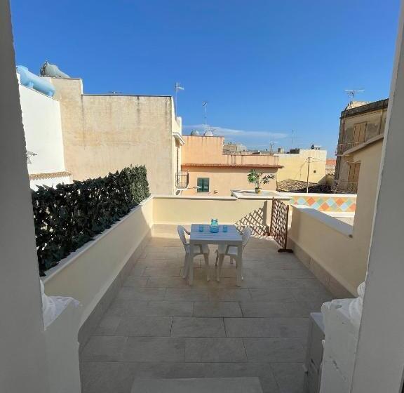 اتاق استاندارد با تراس, Casa Crispi