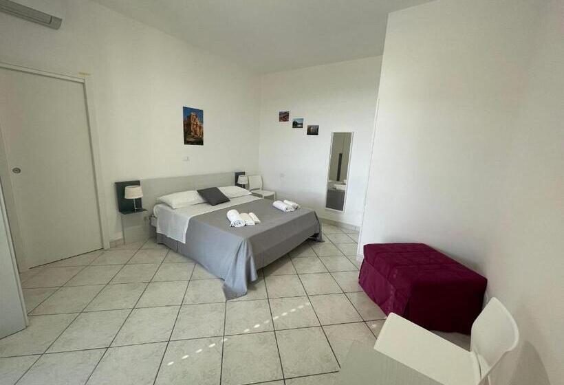 اتاق اکونومی, Casa Crispi
