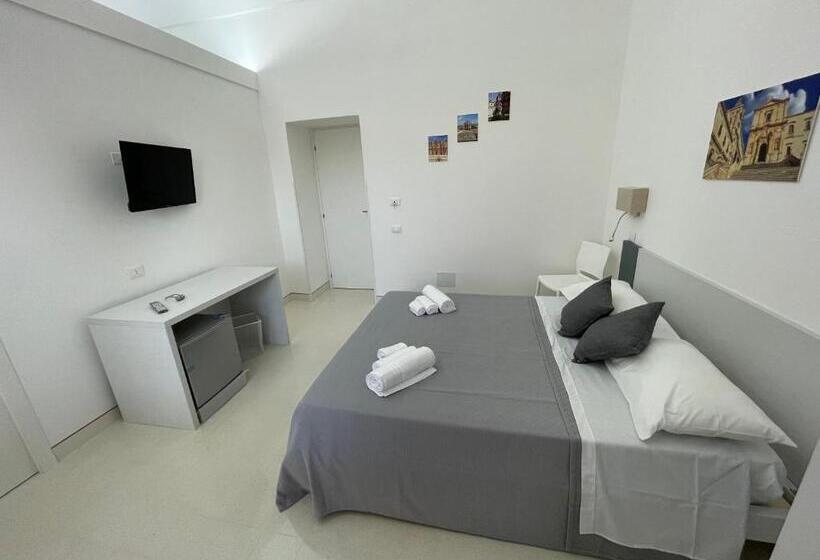 اتاق لوکس, Casa Crispi