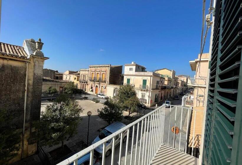 اتاق استاندارد با تخت بزرگ, Casa Crispi