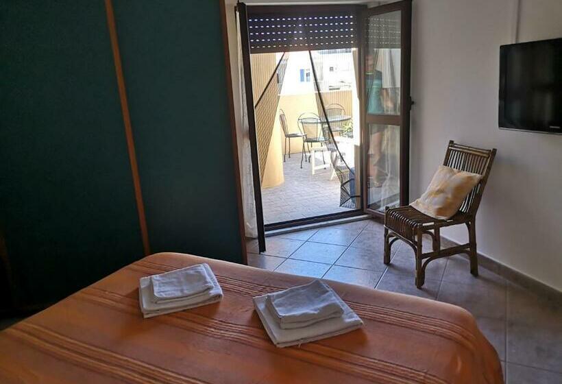 اتاق لوکس با چشم‌انداز دریا, La Terrazza