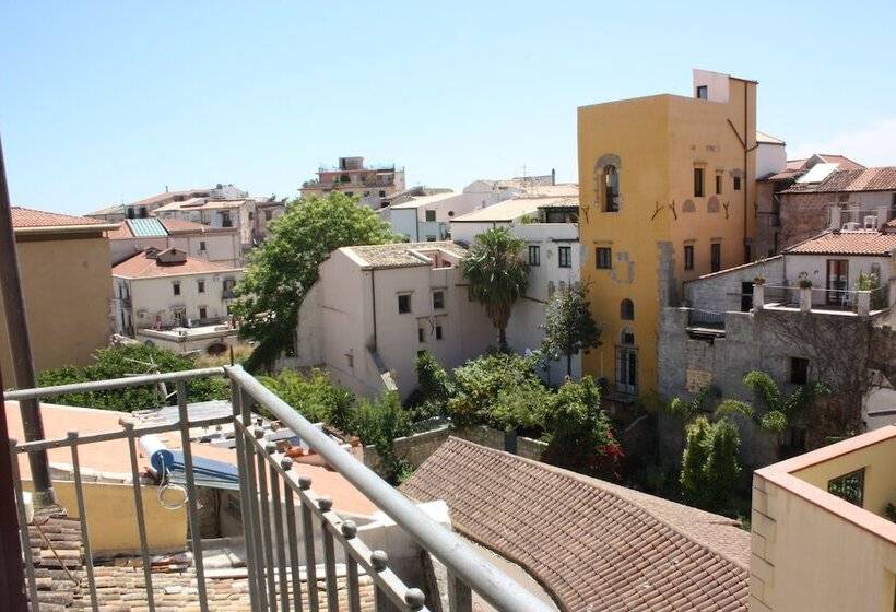 اتاق استاندارد, I Cavalieri Di Malta