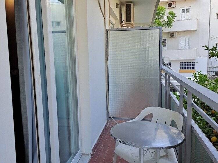 اتاق استاندارد, Bristol Apartments