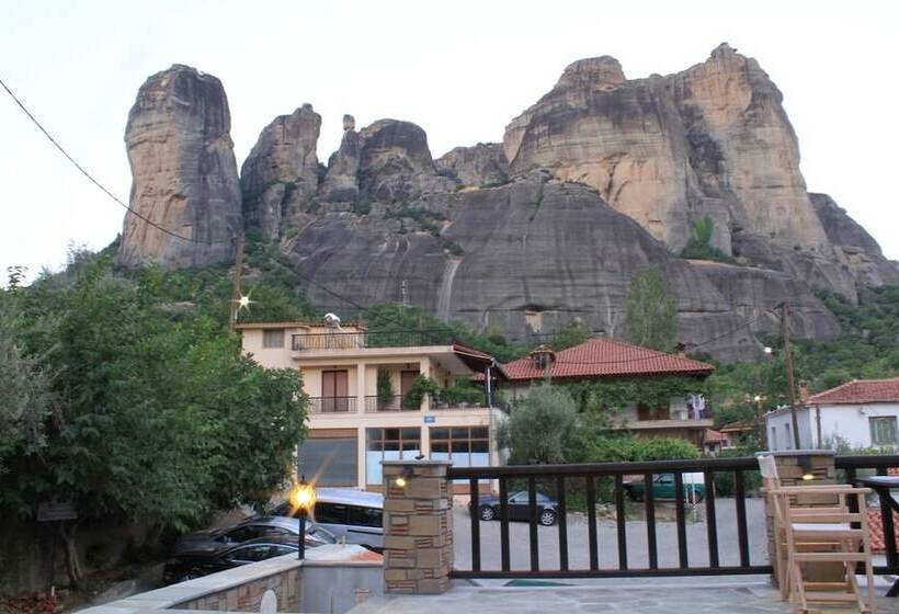 اتاق استاندارد سه تخته با چشم‌انداز, Alsos House