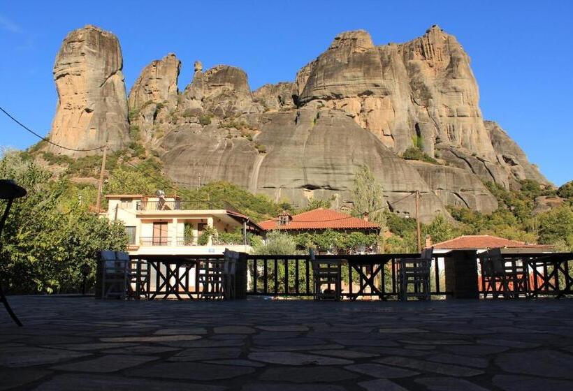 اتاق استاندارد سه تخته با چشم‌انداز, Alsos House