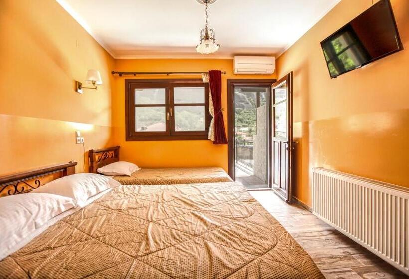 اتاق استاندارد سه تخته با چشم‌انداز, Alsos House