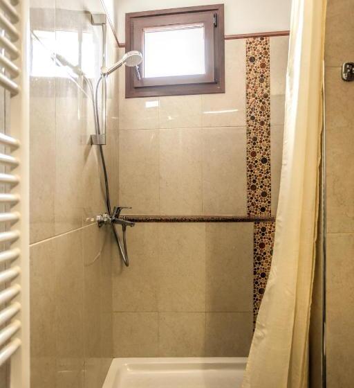 اتاق استاندارد چهار تخته, Alsos House