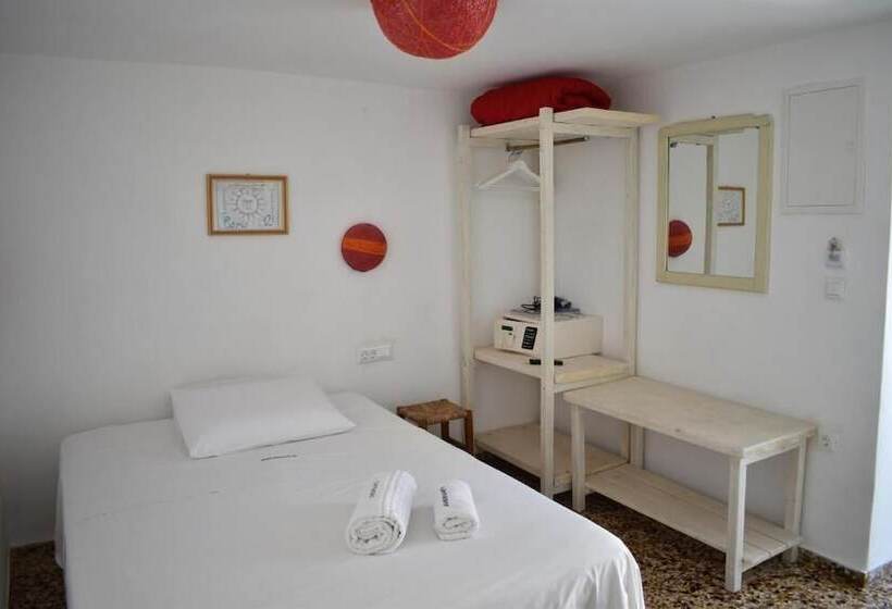 Chambre Standard Individuelle, Andriani's Guest House