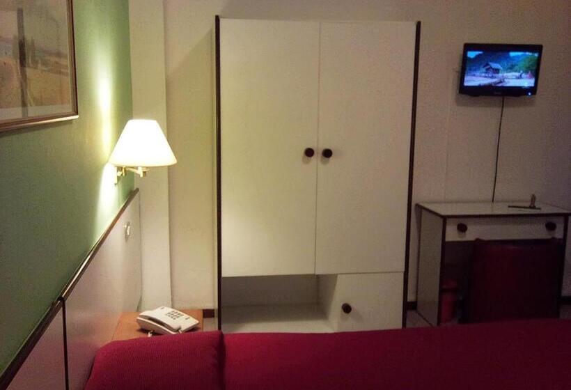 اتاق استاندارد, Bristol