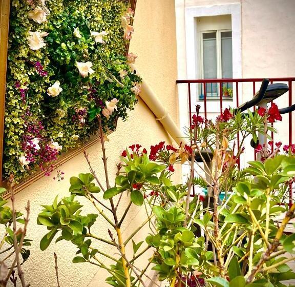 اتاق استاندارد با تراس, Hôtel Paul Riquet