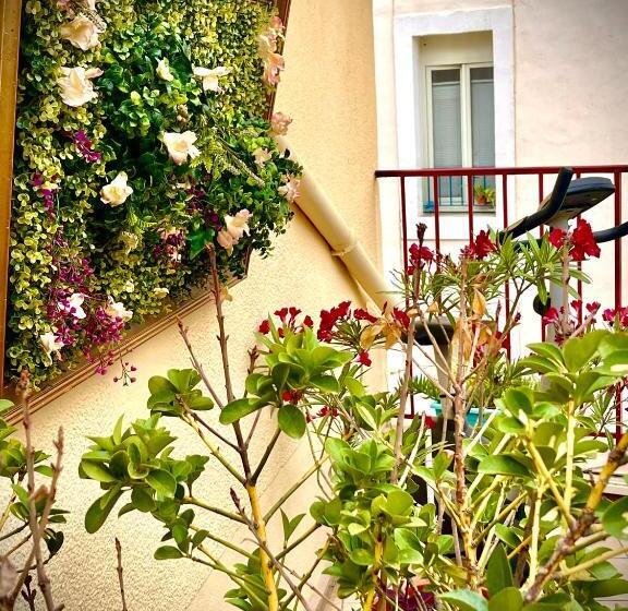 Habitación Estándar con Terraza, Hôtel Paul Riquet