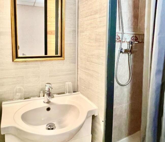 اتاق اکونومی, Hôtel Paul Riquet